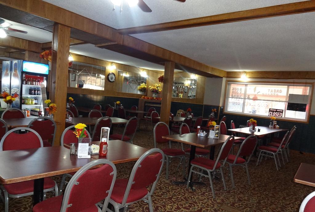 King'S Hotel & Motel By Elevate Rooms Shaunavon エクステリア 写真
