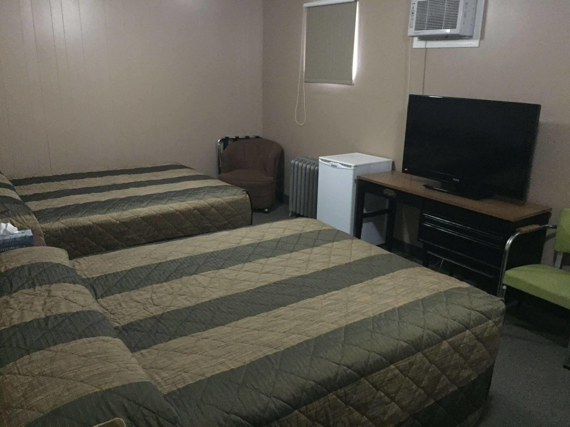 King'S Hotel & Motel By Elevate Rooms Shaunavon エクステリア 写真