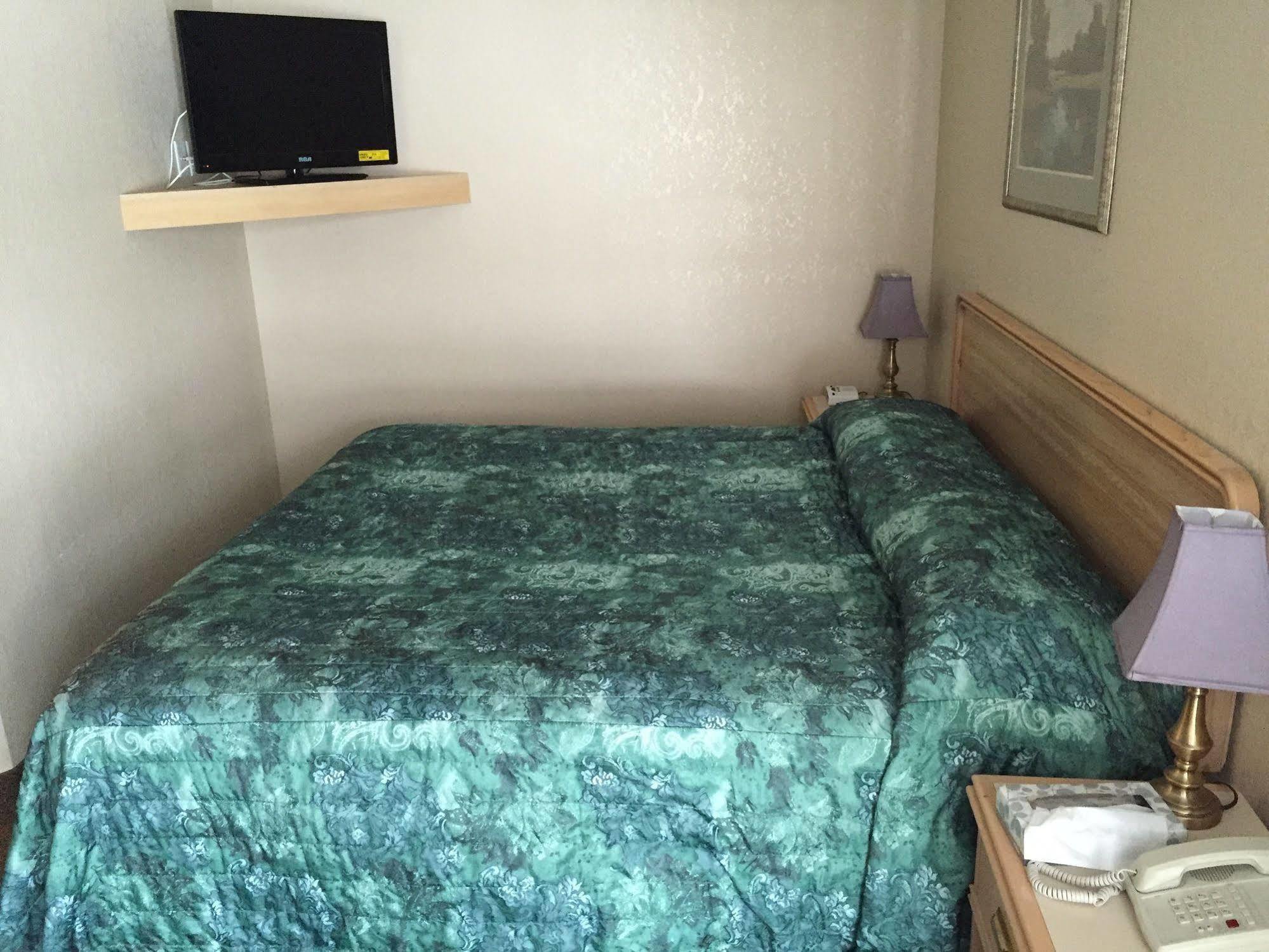 King'S Hotel & Motel By Elevate Rooms Shaunavon エクステリア 写真