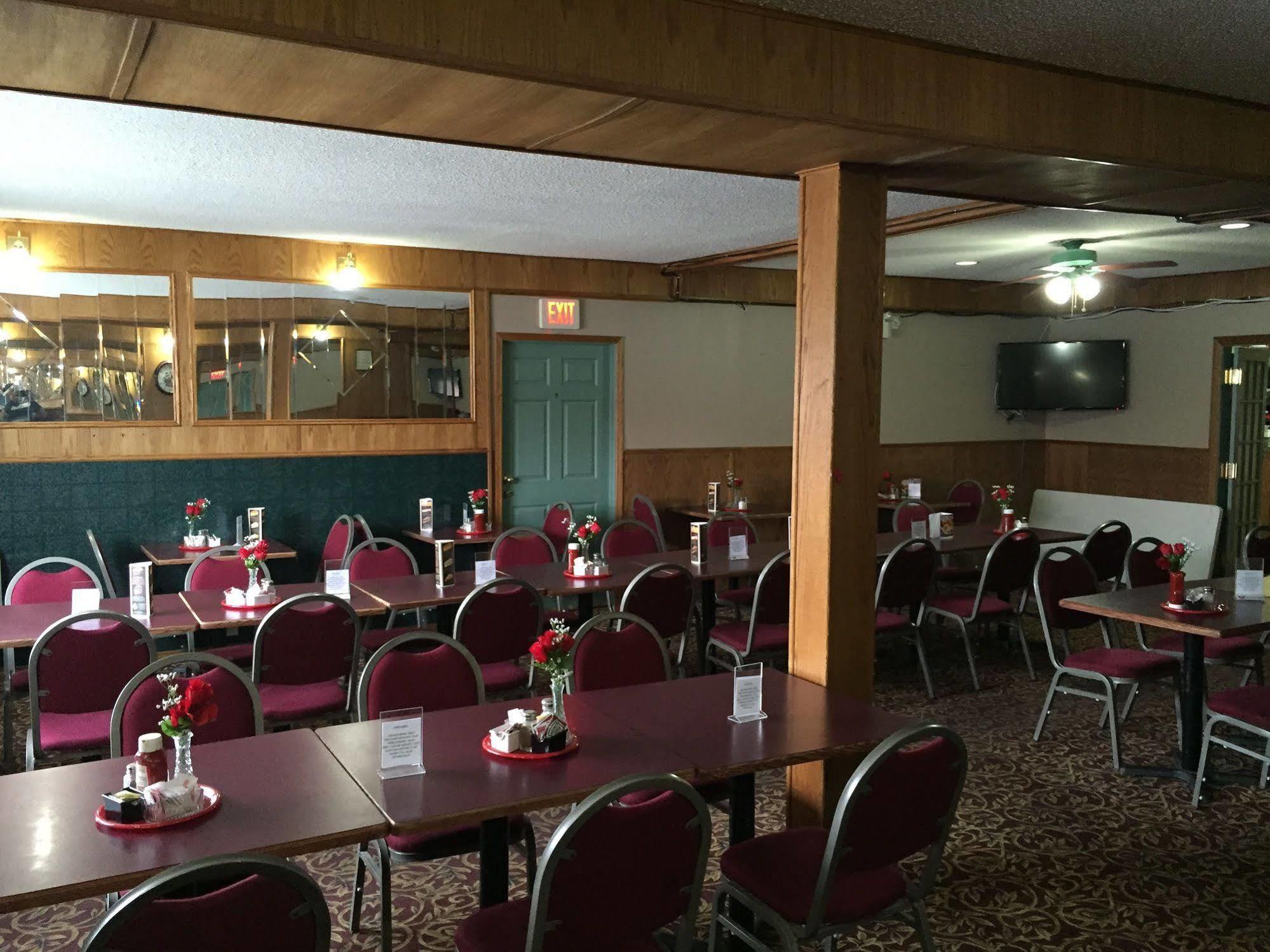 King'S Hotel & Motel By Elevate Rooms Shaunavon エクステリア 写真