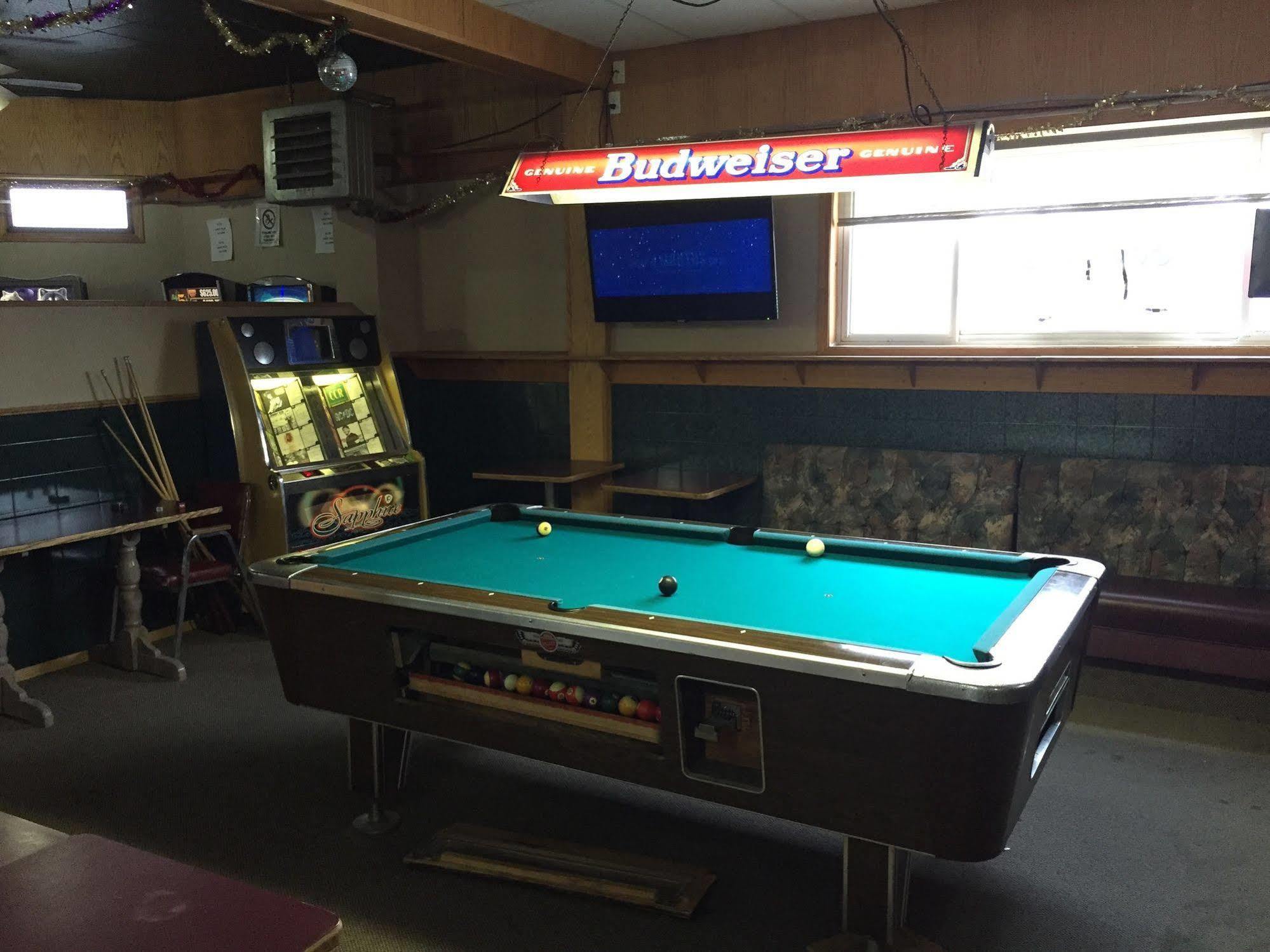 King'S Hotel & Motel By Elevate Rooms Shaunavon エクステリア 写真